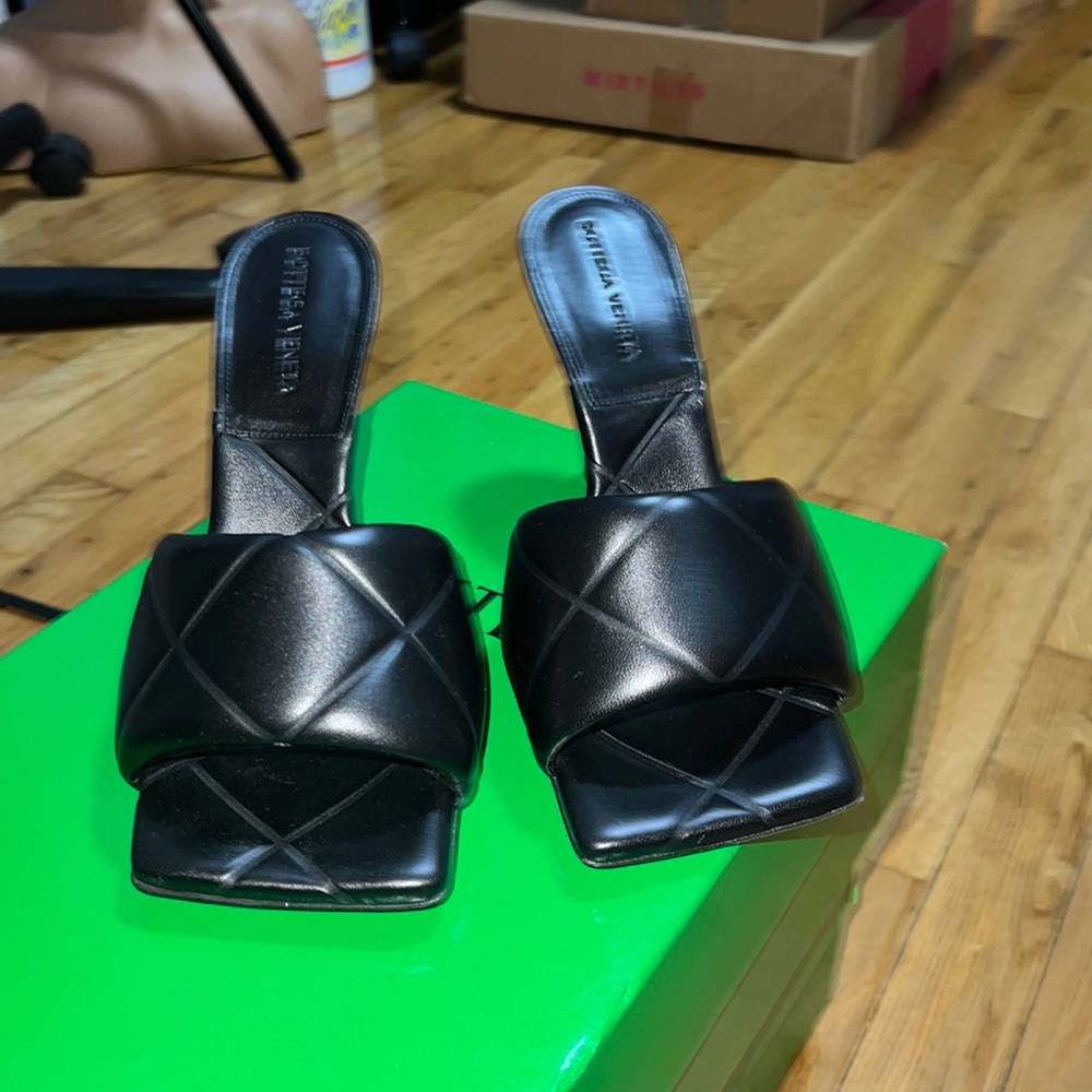 Bottega Veneta Rubber lido heels sandals